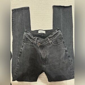 Abercrombie & Fitch Women’s Black Straight Leg Jeans